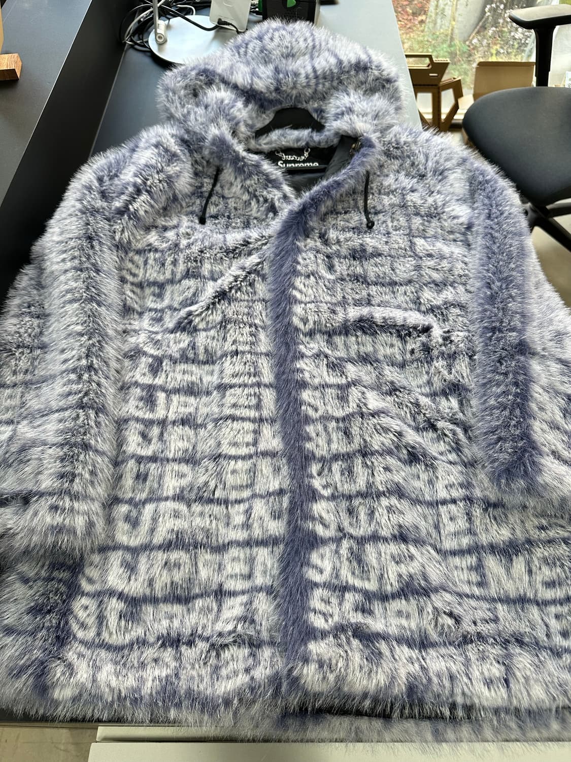 슈프림 22SS 풀로고 폭스퍼 후드코트 상품이미지7