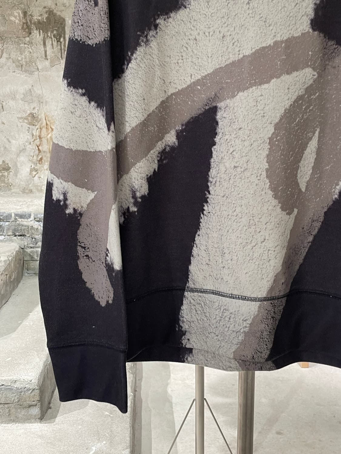 아크네 스튜디오 15S/S 캠퍼스 써큘러 스웻 셔츠 상품이미지4