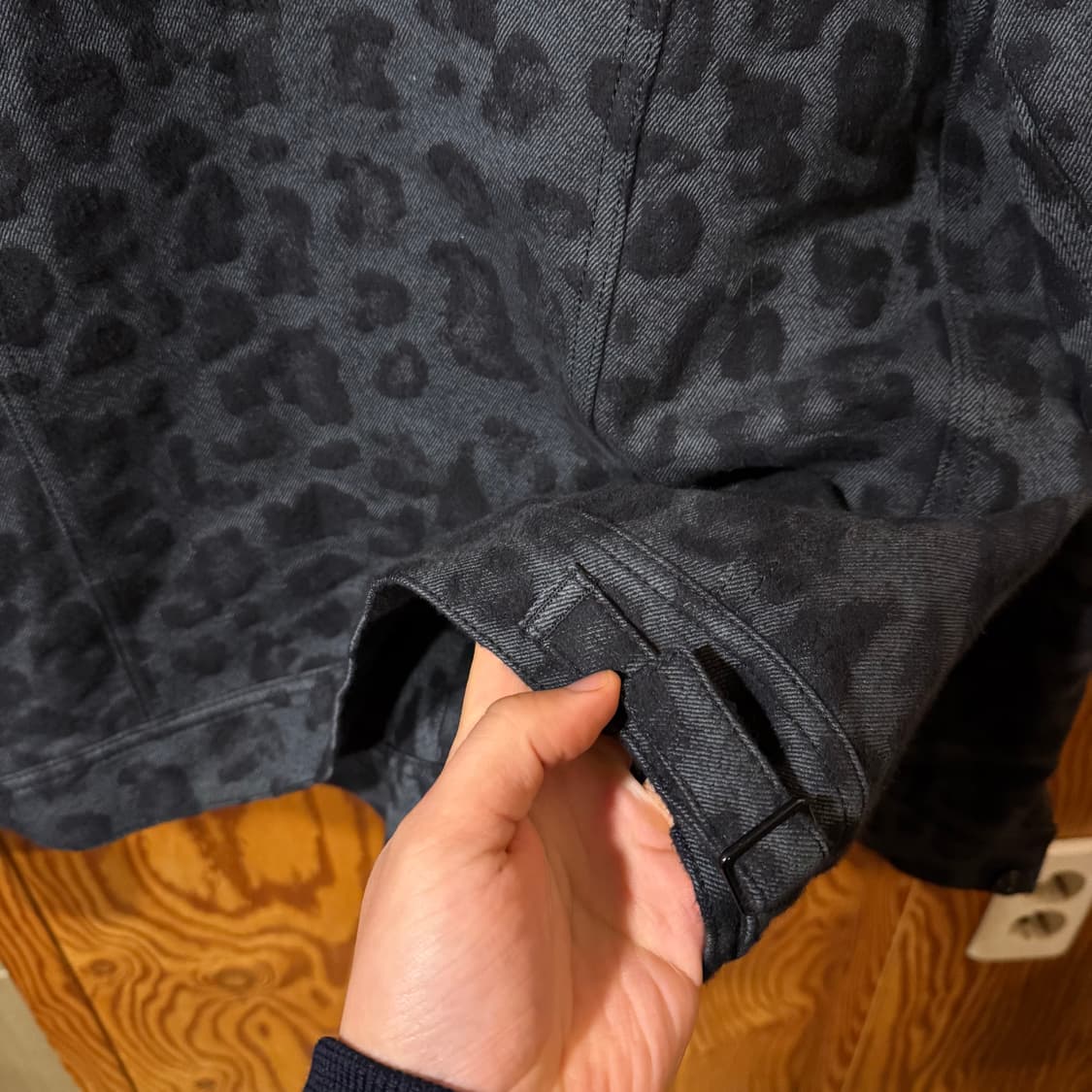 톰포드 레오파드 트러커 자켓 판매 합니다. 상품이미지9