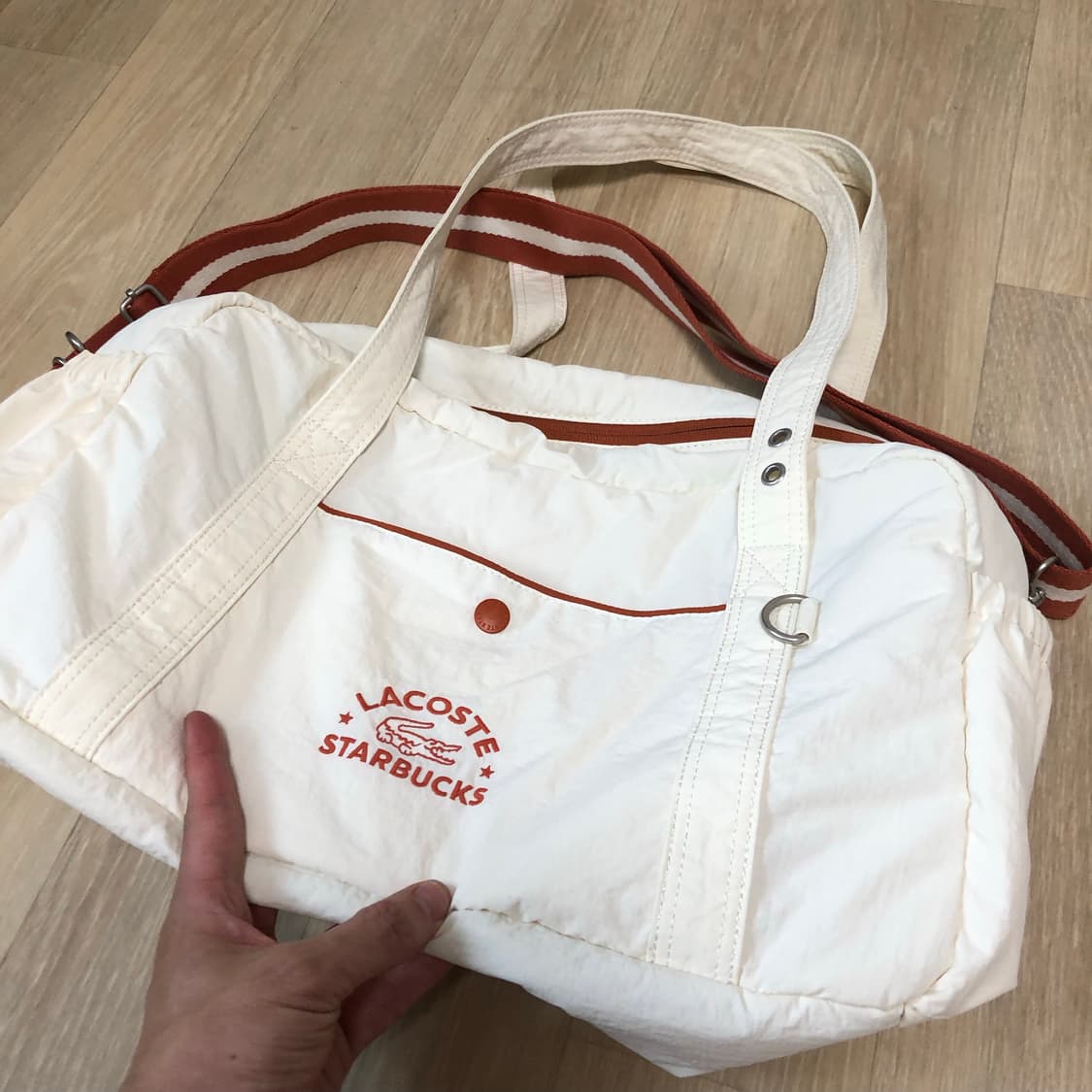 OS) 라코스테 X 스타벅스 LACOSTE 멀티플 보스턴백 아이보리 상품이미지6