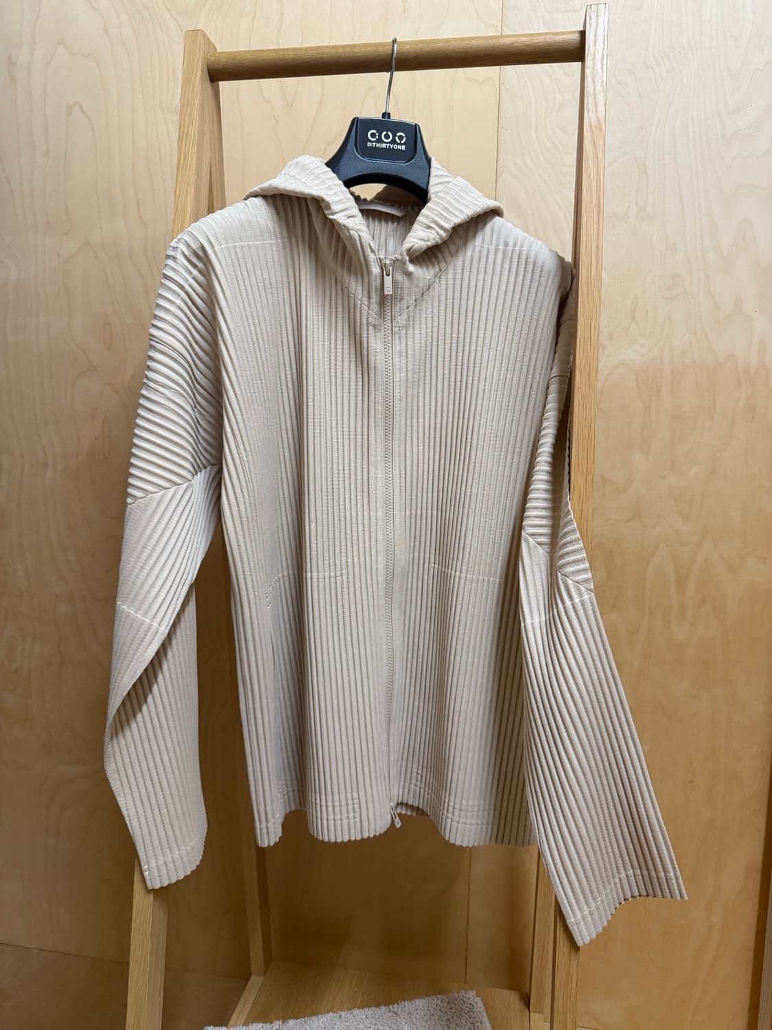 옴므플리세 후드 집업 베이지 상품이미지1