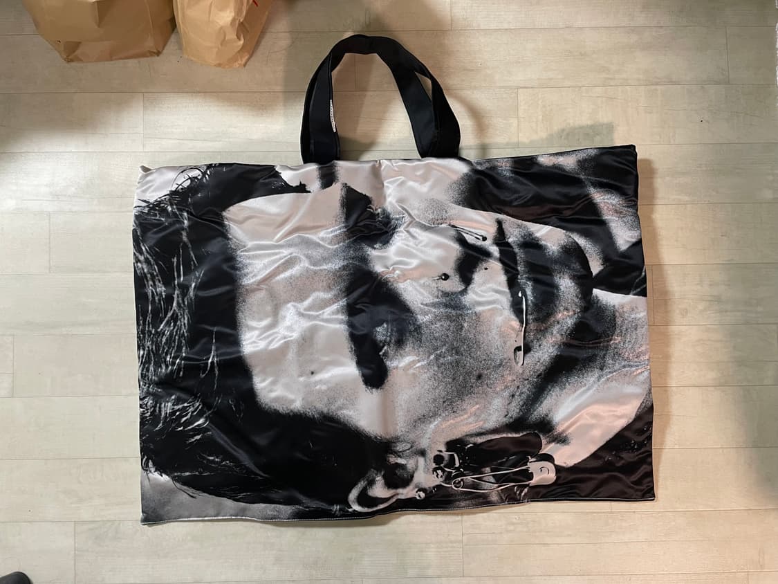 라프시몬스 포스트 토트백 상품이미지1