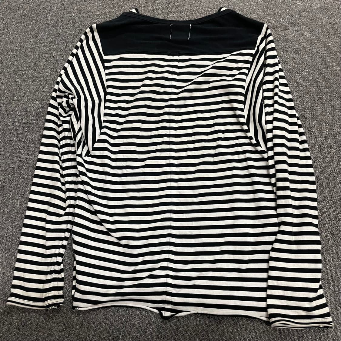 솔로이스트 스트라이프 티셔츠 상품이미지3