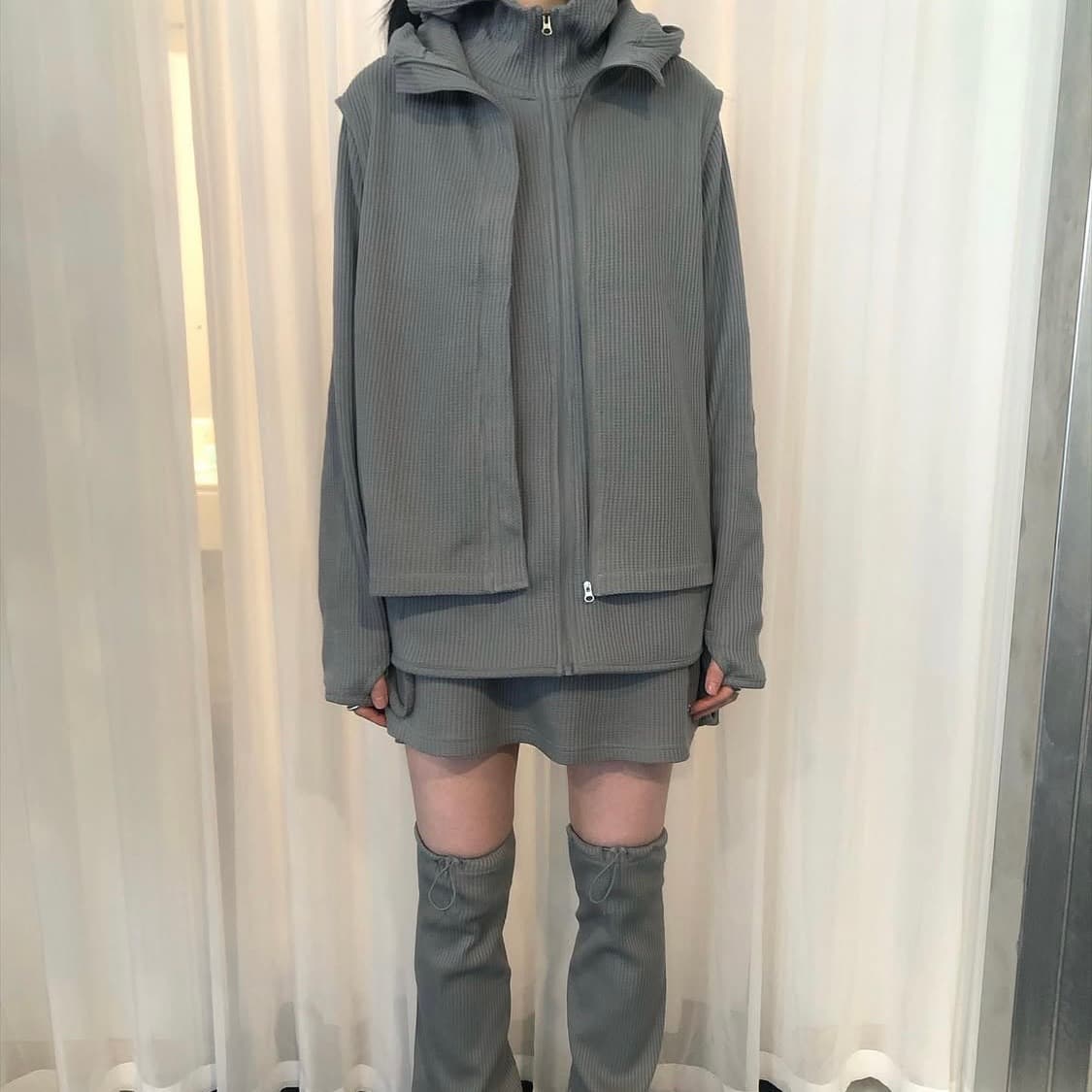 지초이 24-001  VEST, SLEEVE (dove) 상품이미지1
