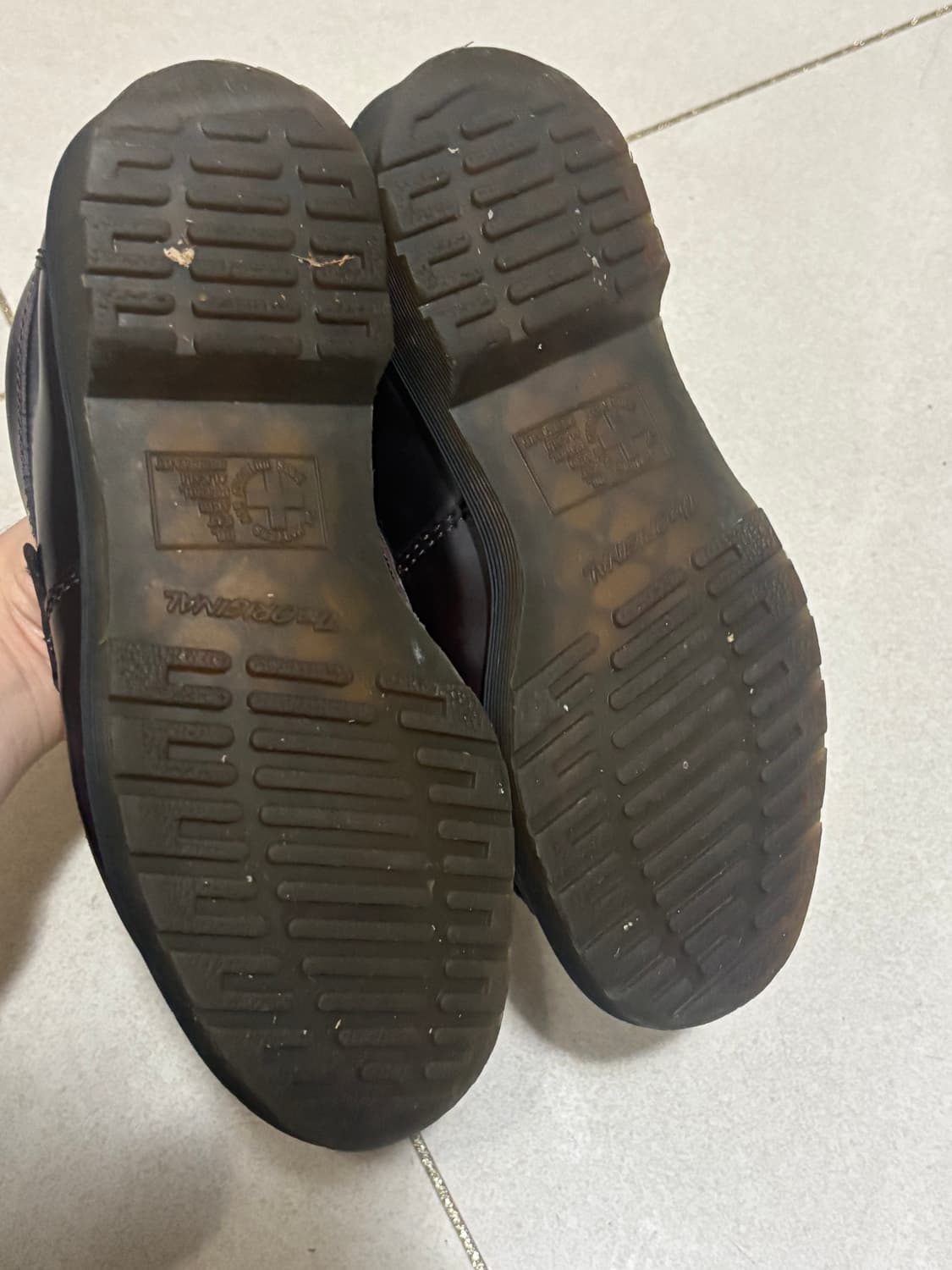 닥터마틴 아드리안 버건디 체리 와인색상 UK4 상품이미지5