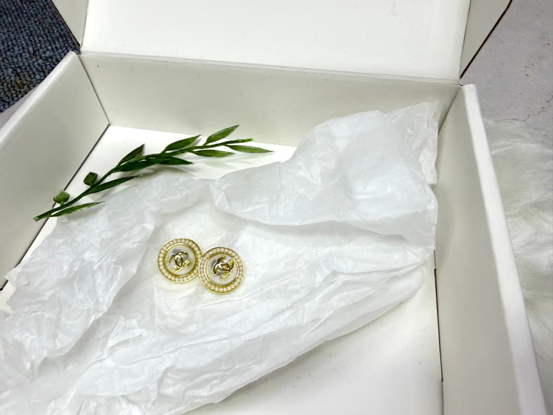 샤넬 진주 포인트 CC 이어링 상품이미지1