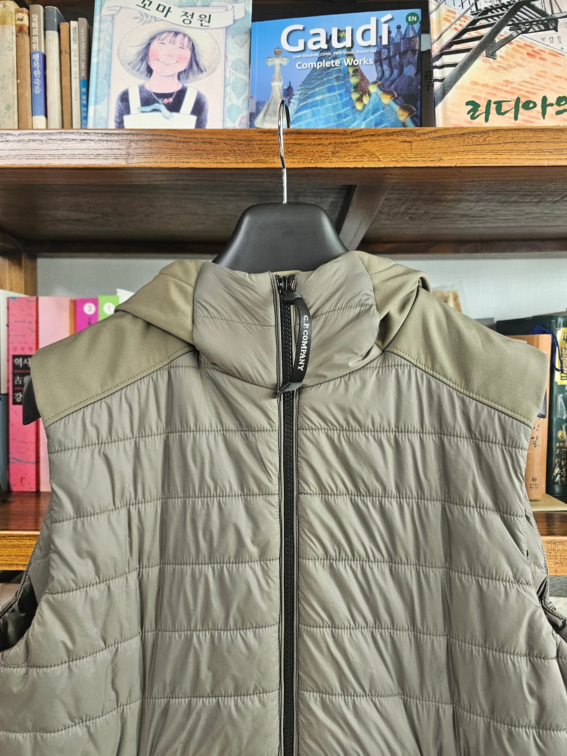 46사이즈 남녀공용}상태 좋음 씨피컴퍼니 cp컴퍼니 조끼패딩 패딩 베스트 상품이미지4