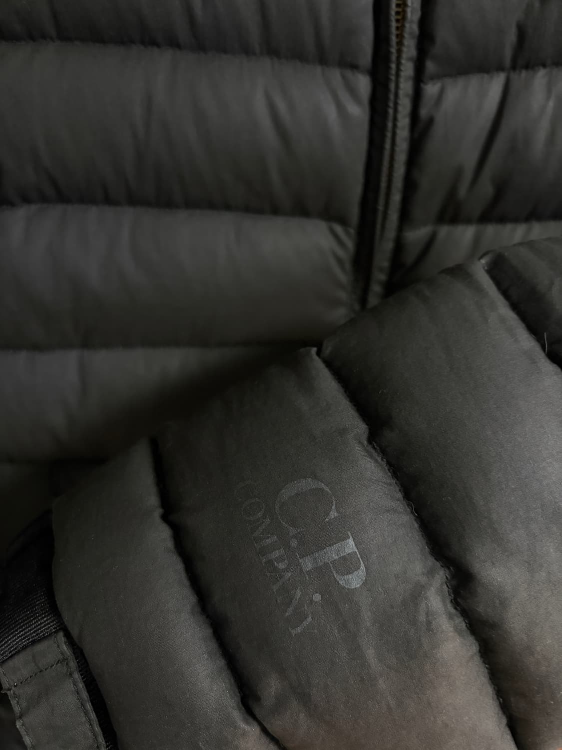 00‘s CP컴퍼니 경량패딩 블랙 상품이미지3