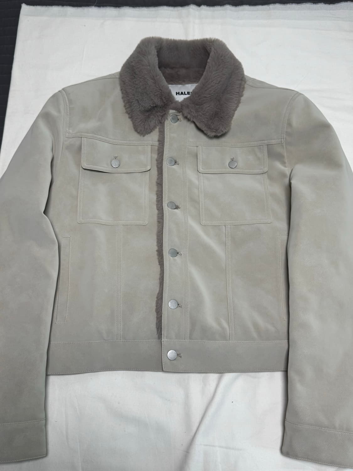 알렌느 / 벨루어 폭스 퍼 트러커 자켓 (크림 베이지) / 2 상품이미지3