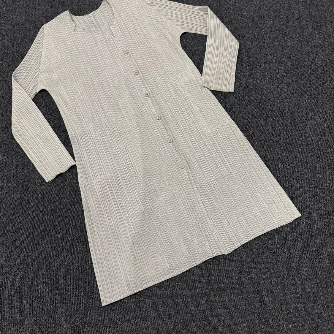 이세이미야케 플리츠플리즈 롱 가디건 상품이미지3