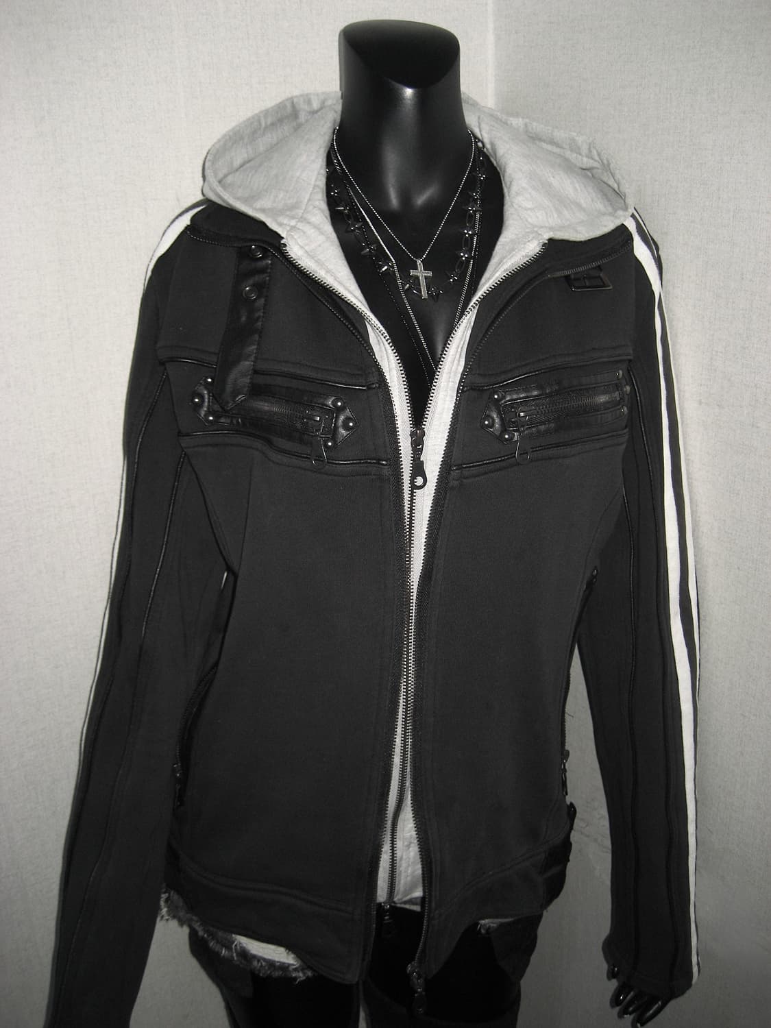 In the attic 인더아틱 후드 버클 봄버 자켓 펑크 상품이미지6