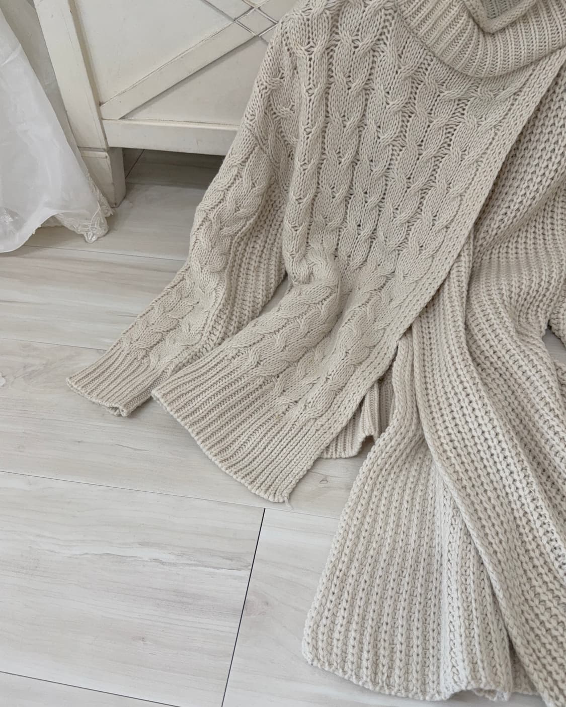 Cosy Mute oatmeal unique knit top 상품이미지8