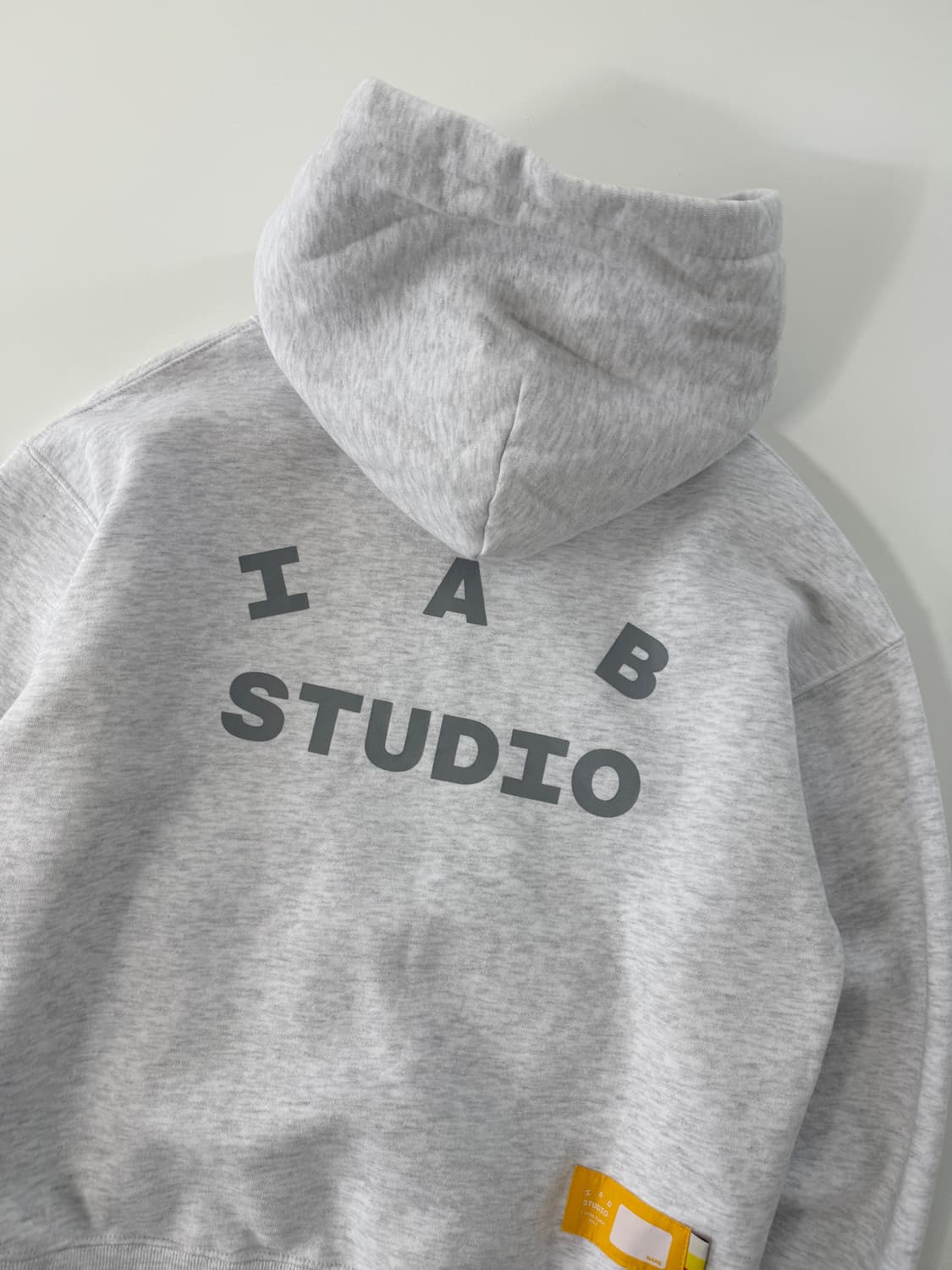 아이앱스튜디오 라이트 그레이 스웻 후드 상품이미지4