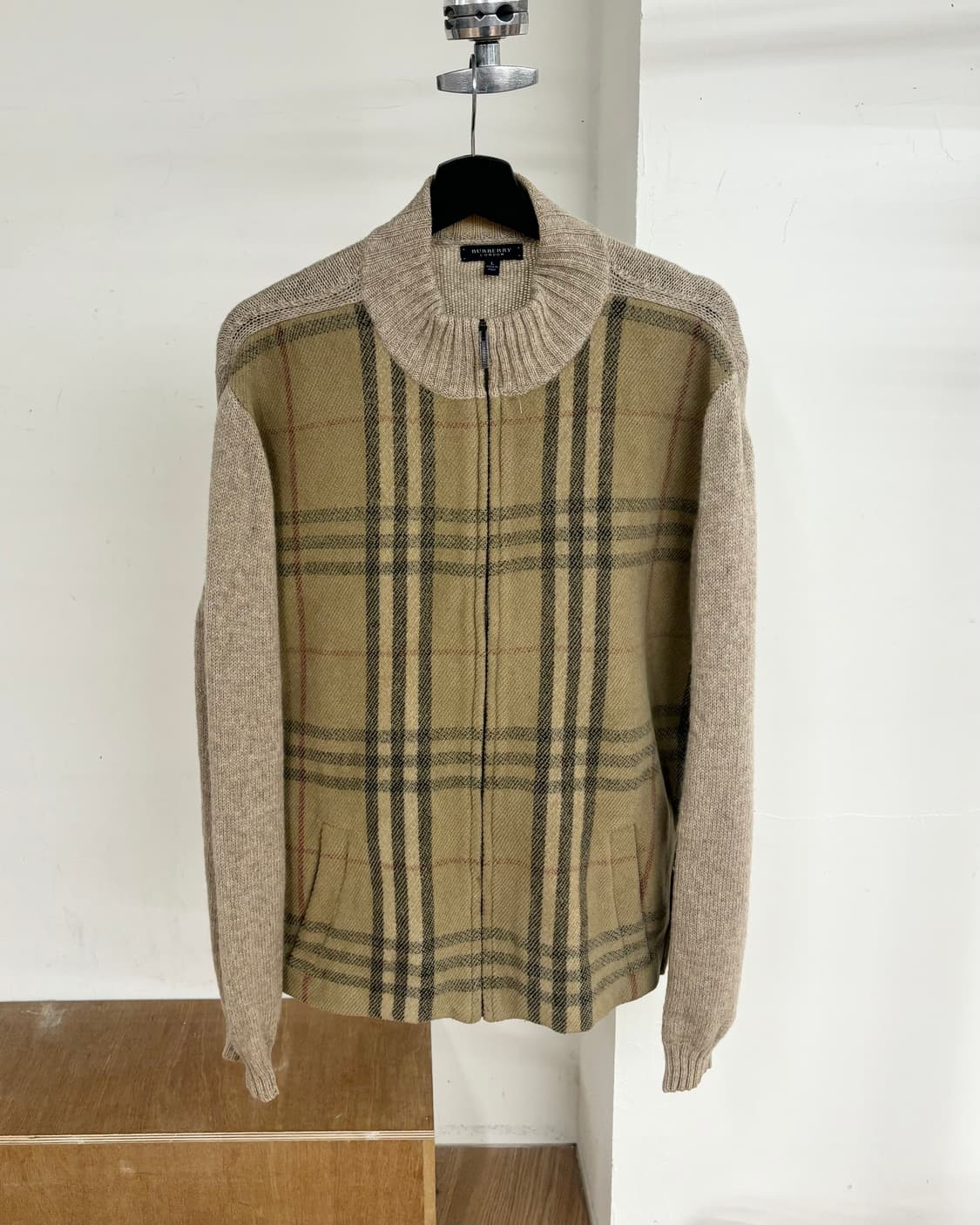 버버리 노바 체크 울 니트 집업 상품이미지1