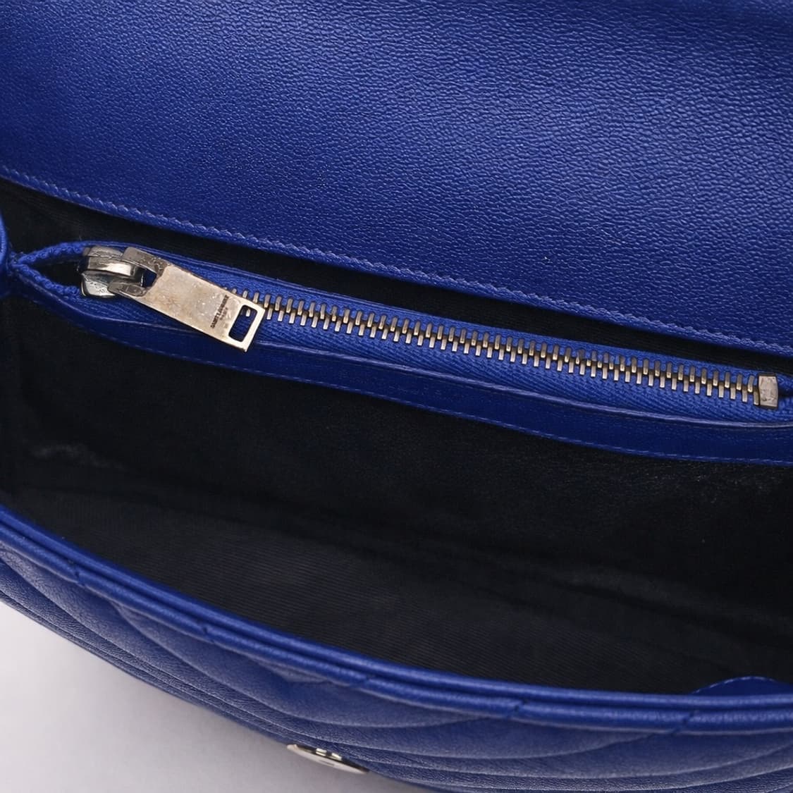 [S급] 생로랑 컬리지 모노그램 샤첼백 미디움 판매합니다!!! 상품이미지3