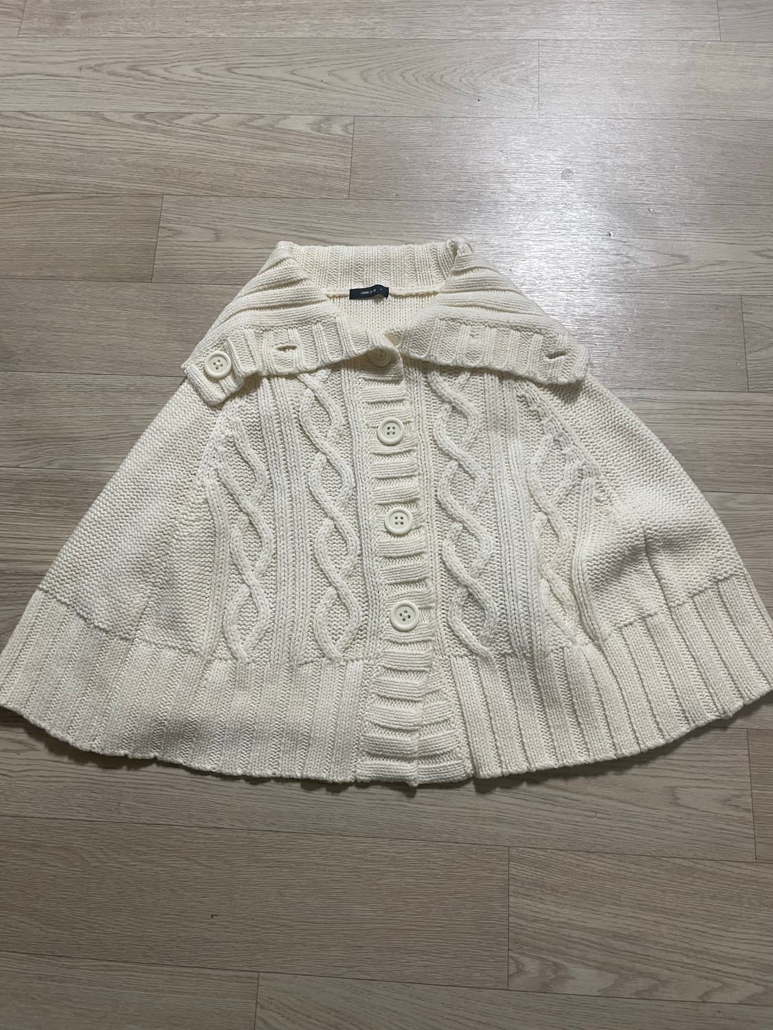 아이보리 케이블 니트 숄 케이프   상품이미지1