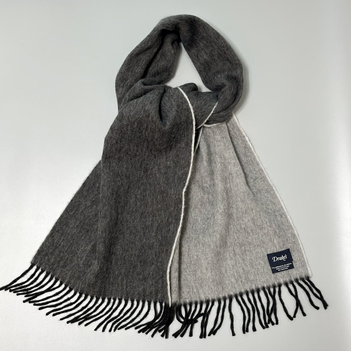 [Drakes] 드레익스 더블페이스 머플러(그레이&차콜) 상품이미지1