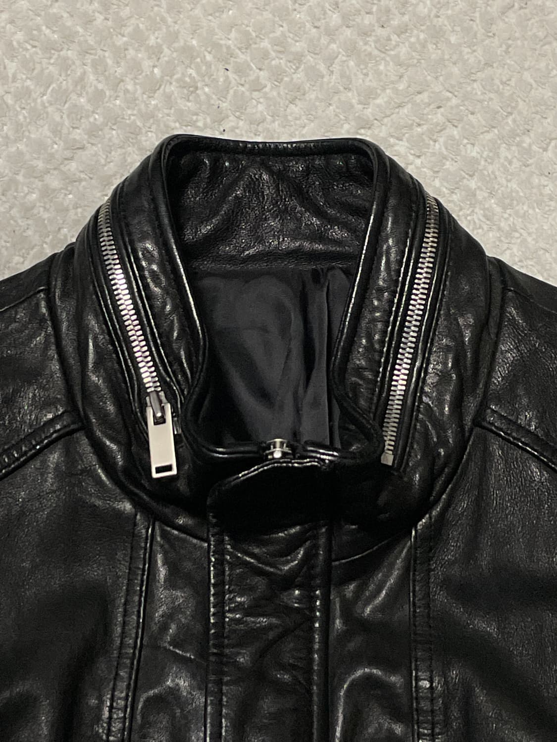 웨스턴 무드 램스킨 양가죽 절개 바이커 레더 자켓 상품이미지5