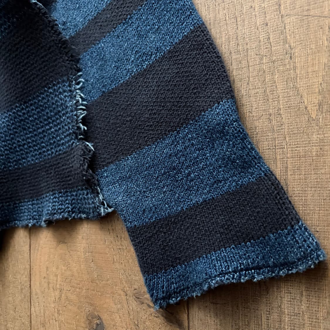 Archive Distressed Pattern Cardigan 상품이미지6