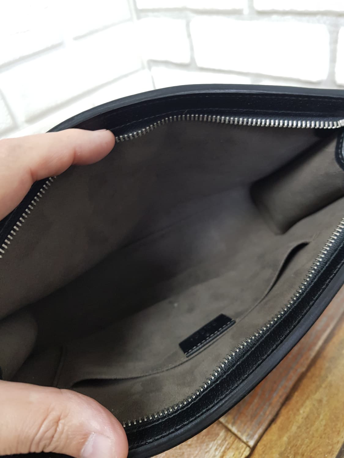 [정품] 구찌 로고밴드 레더클러치 블랙 상품이미지10