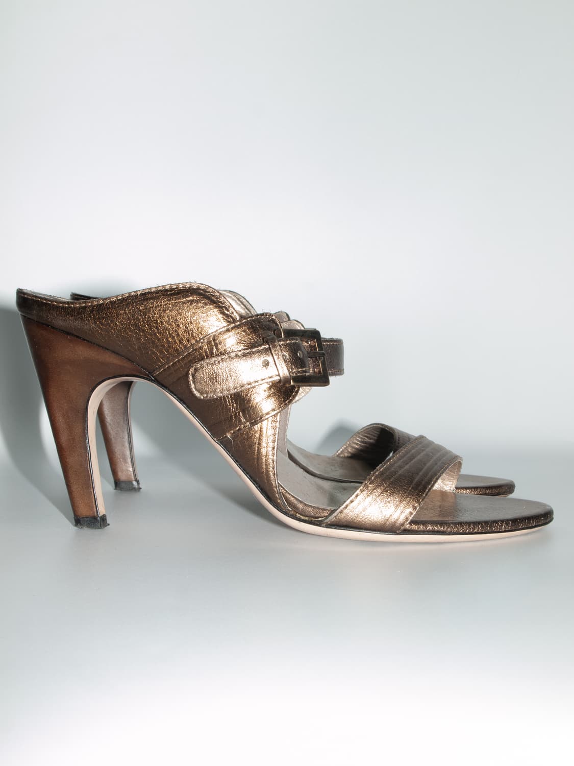 Bronze Metallic Buckle Pumps 상품이미지3