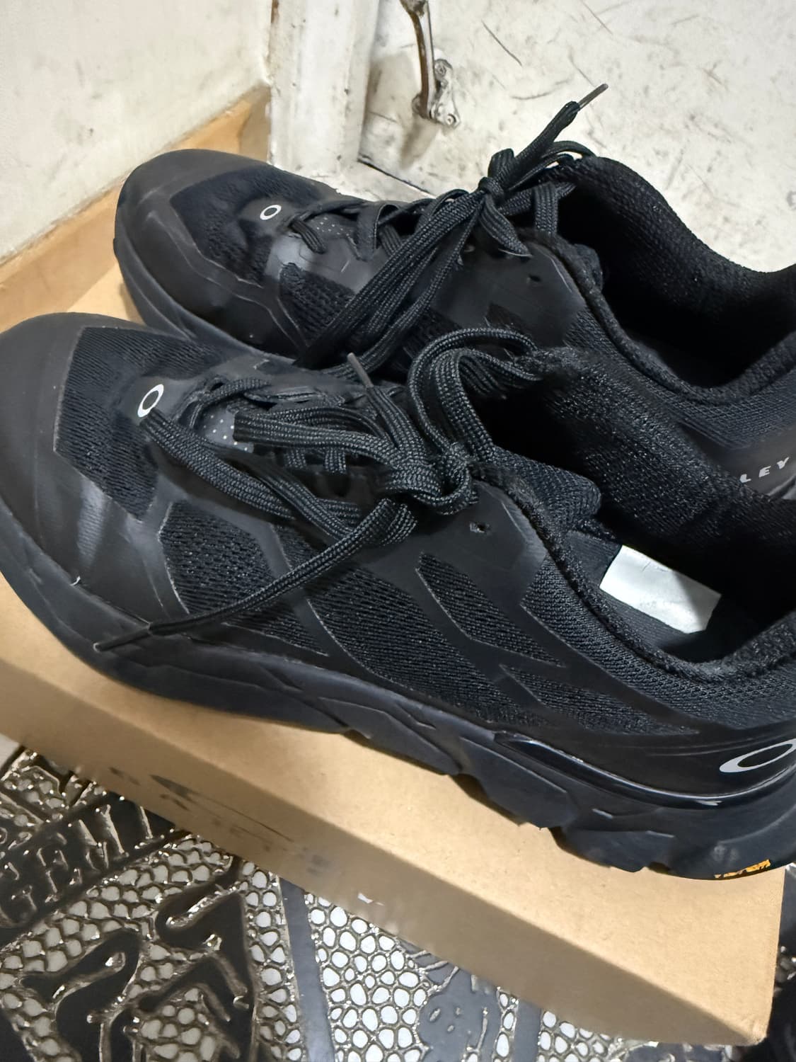 오클리 라이트 브리드 트리플블랙 260 상품이미지2