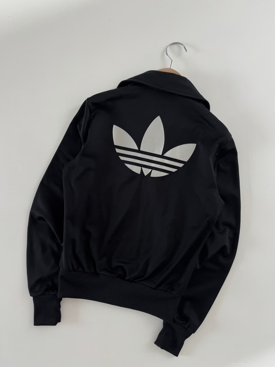 Adidas 아디다스 우먼 실버로고 블랙컬러 파이어버드 트랙탑 상품이미지4