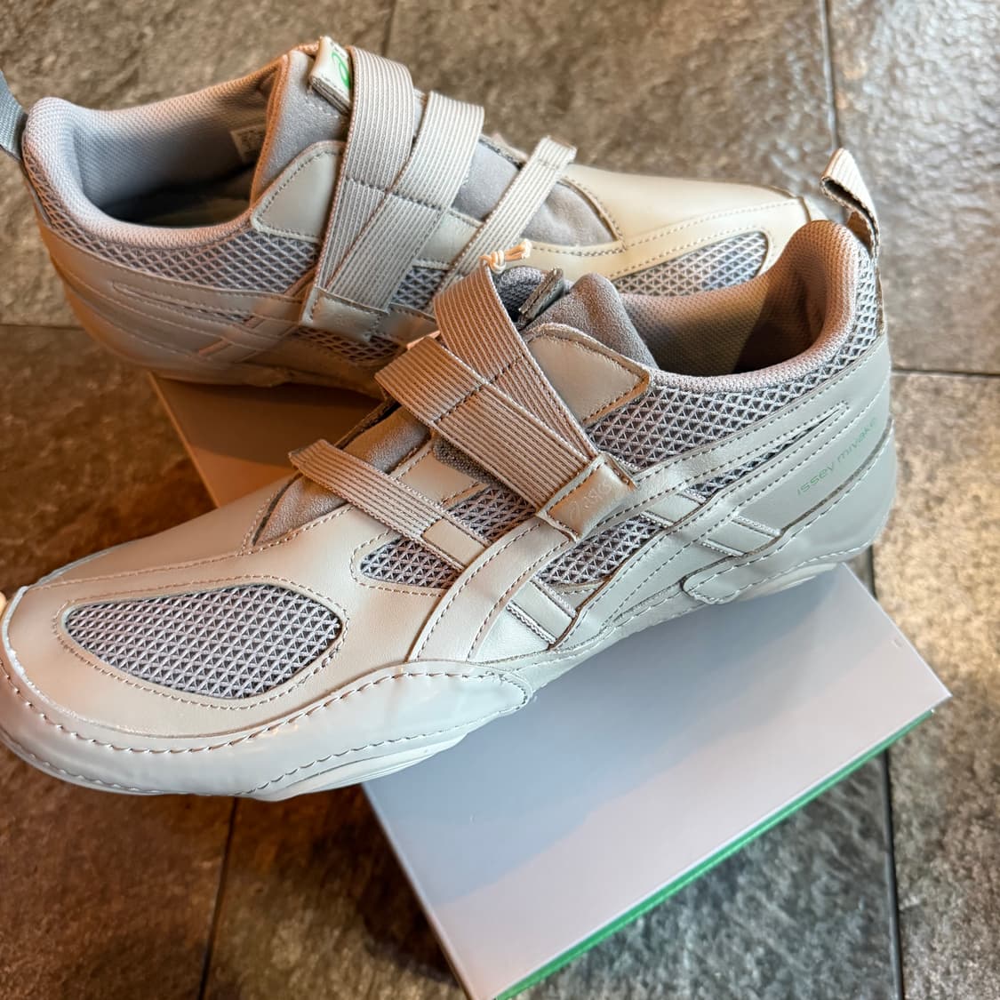 [280] 이세이미야케 X 아식스 하이퍼 테이핑 그레이 상품이미지1