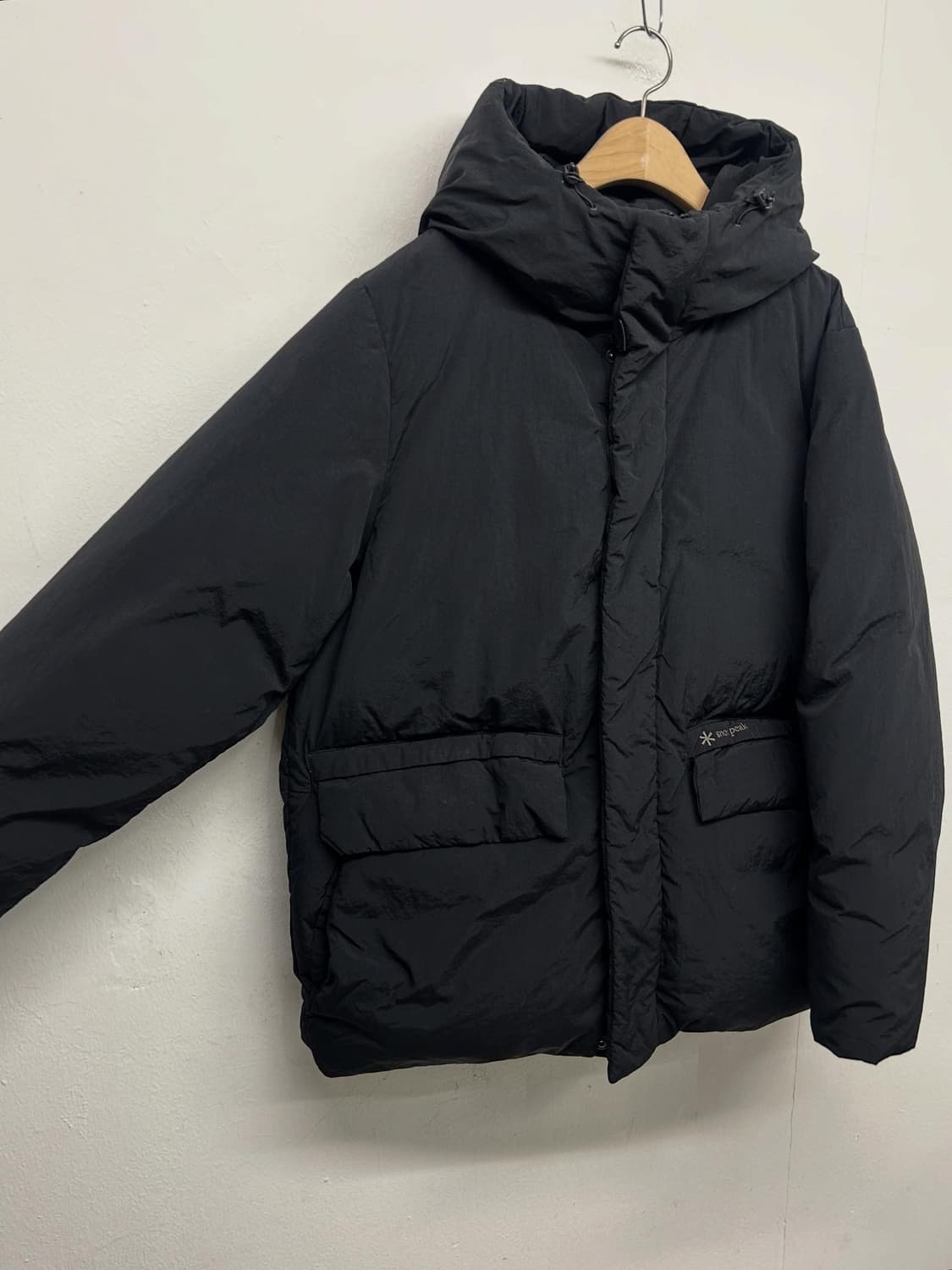 스노우피크 블랙 후드 패딩 자켓 700필 상품이미지2