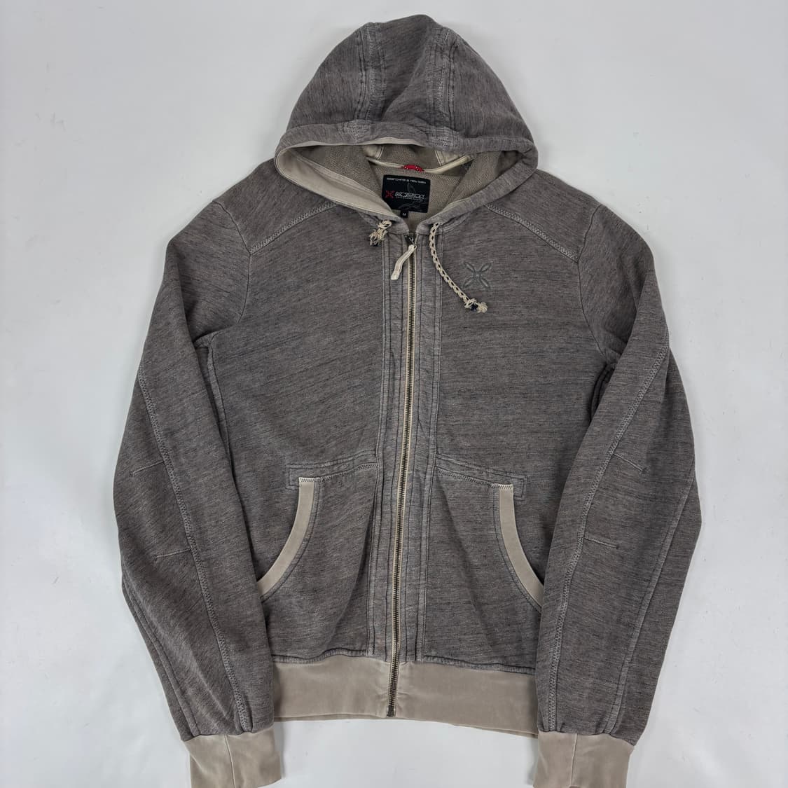 몬츄라 후드집업 상품이미지1