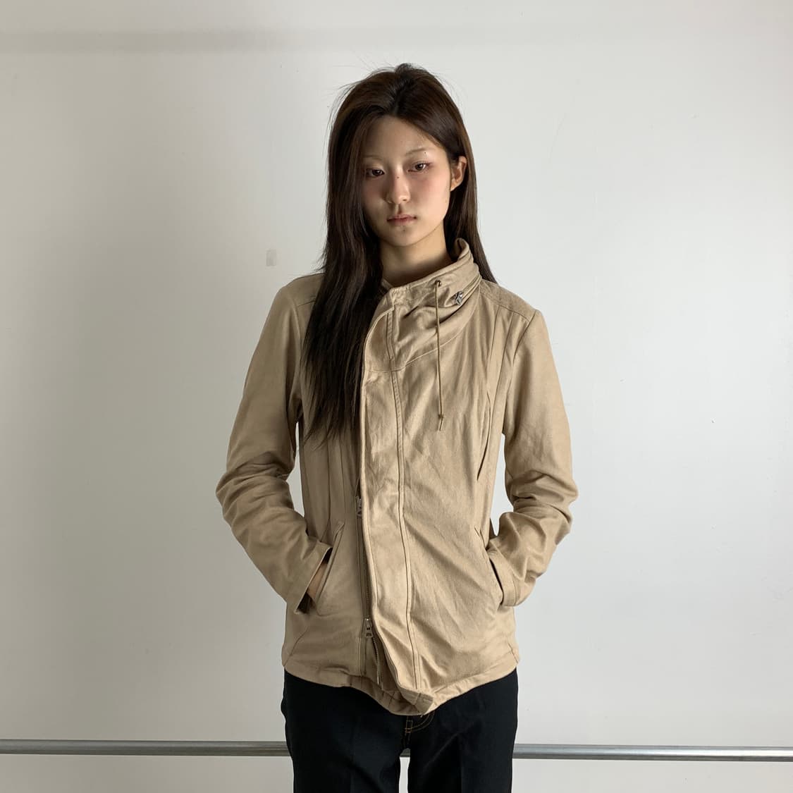 토네이도 마트 비대칭 하이넥 후드 자켓 상품이미지5