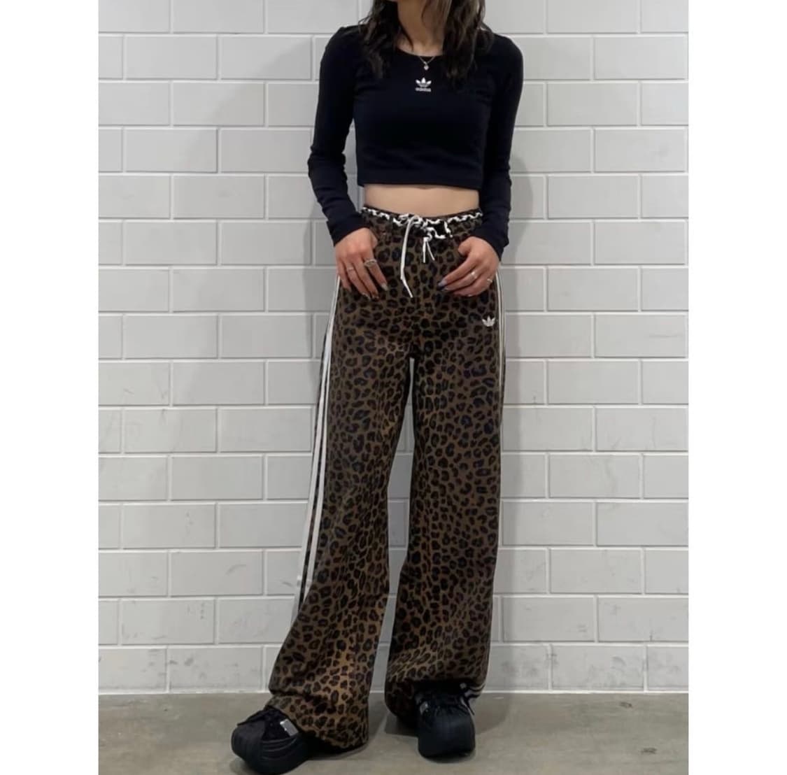 [30] 아디다스 오리지널 데님 루즈 레오파드 프린트 상품이미지3