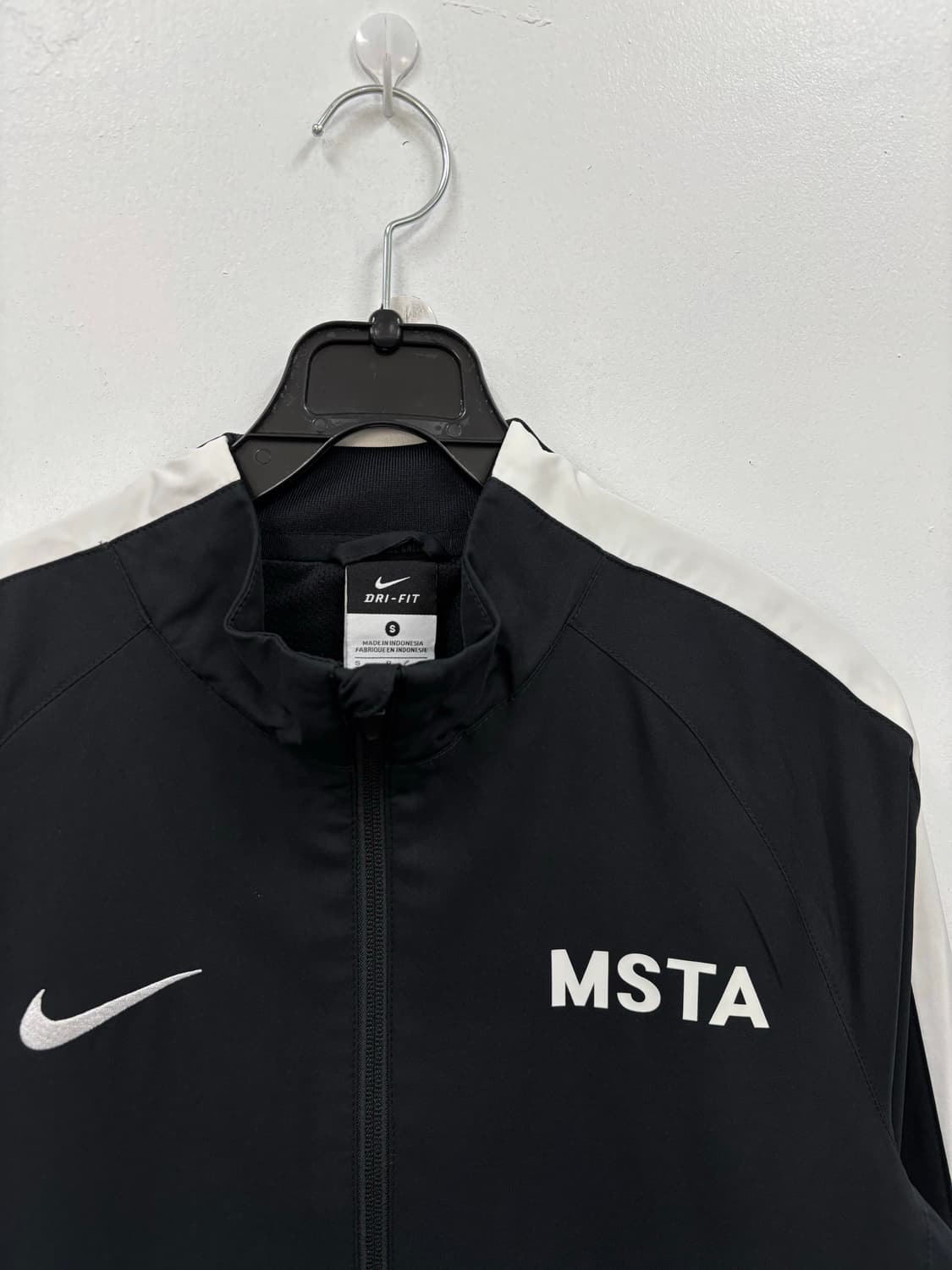 나이키 스우시 트랙탑  상품이미지3