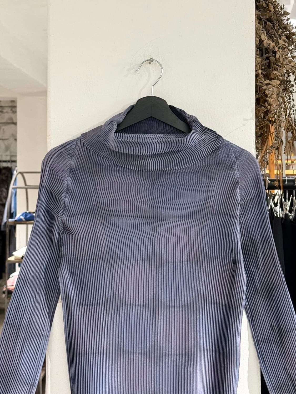 이세이 미야케 에이폭 바이올렛 하이넥 롱 슬리브 탑 상품이미지4