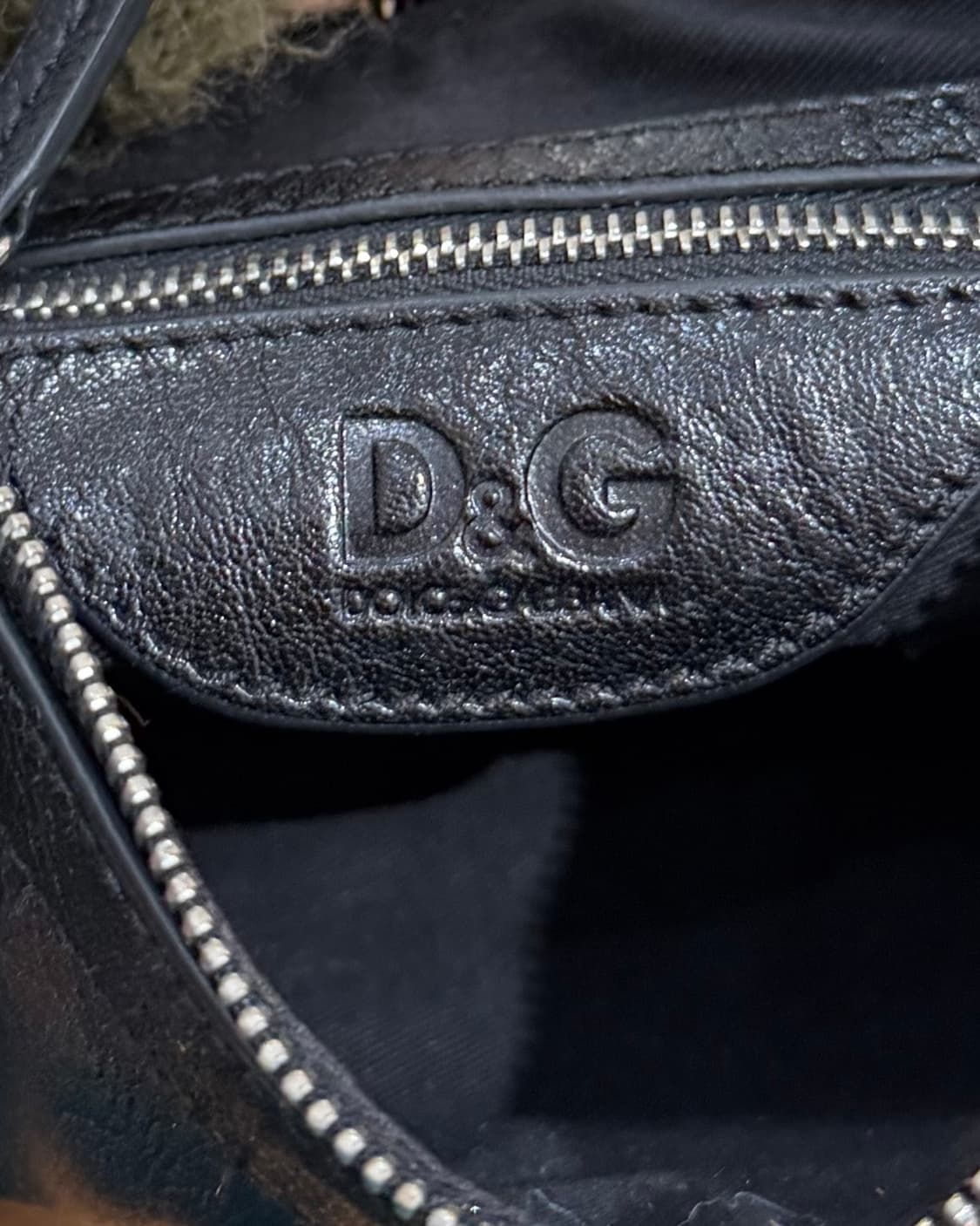 돌체앤가바나 블랙 레더 로고 크로스 백 상품이미지7