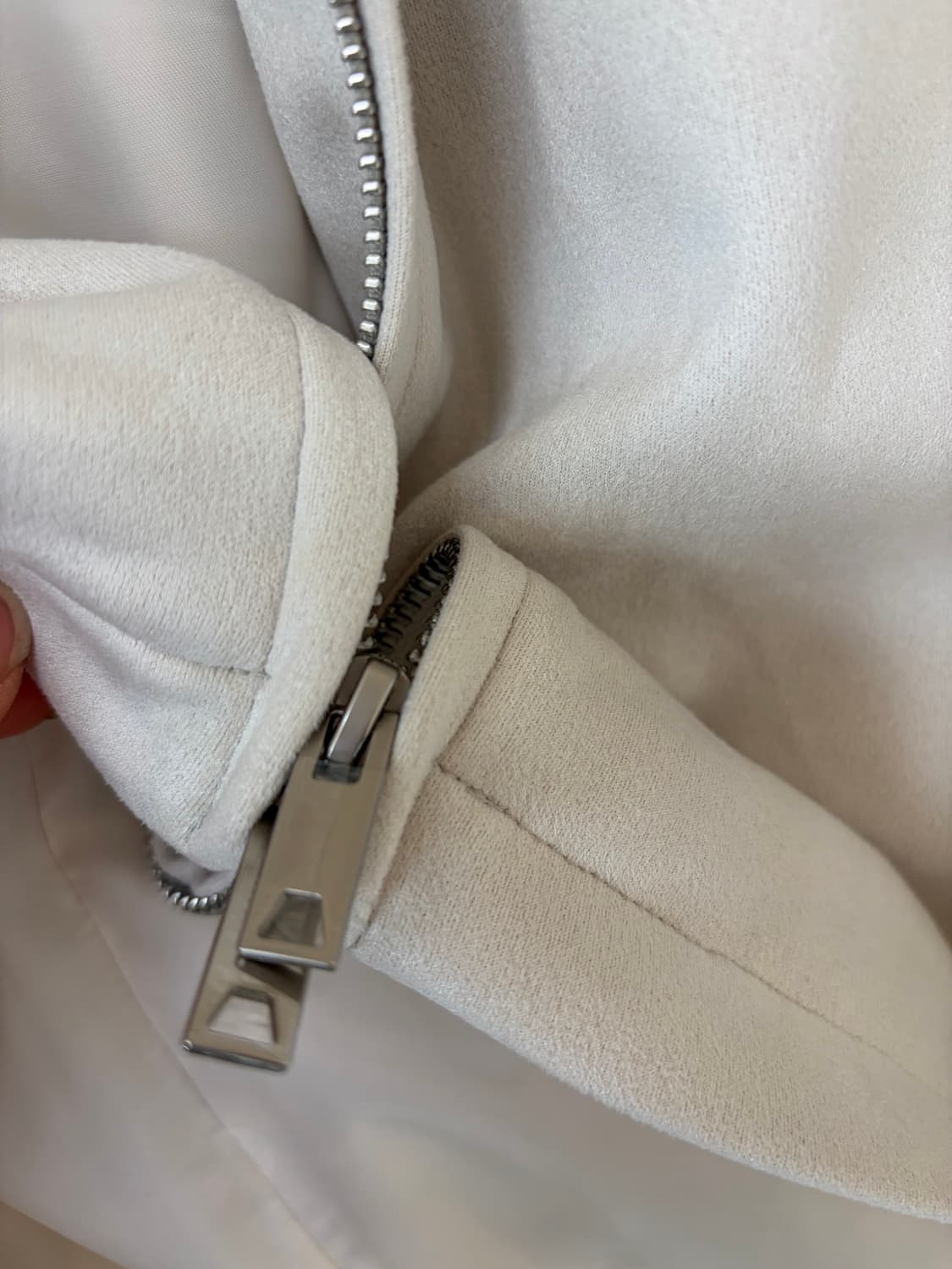 남녀공용가능) 아이러니포르노화이트라인 스웨이드 화이트 크림 무신사 공용가 상품이미지5