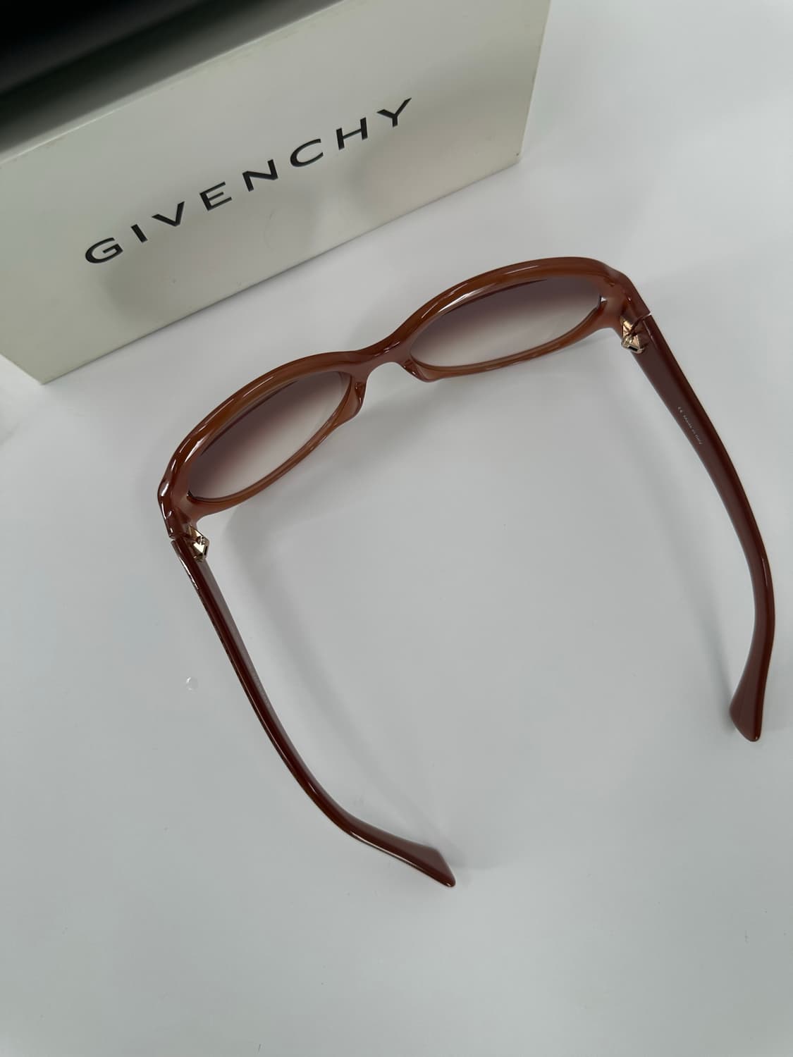 [새상품 무료배송] 정품 지방시 Made in Italy 선글라스 상품이미지4