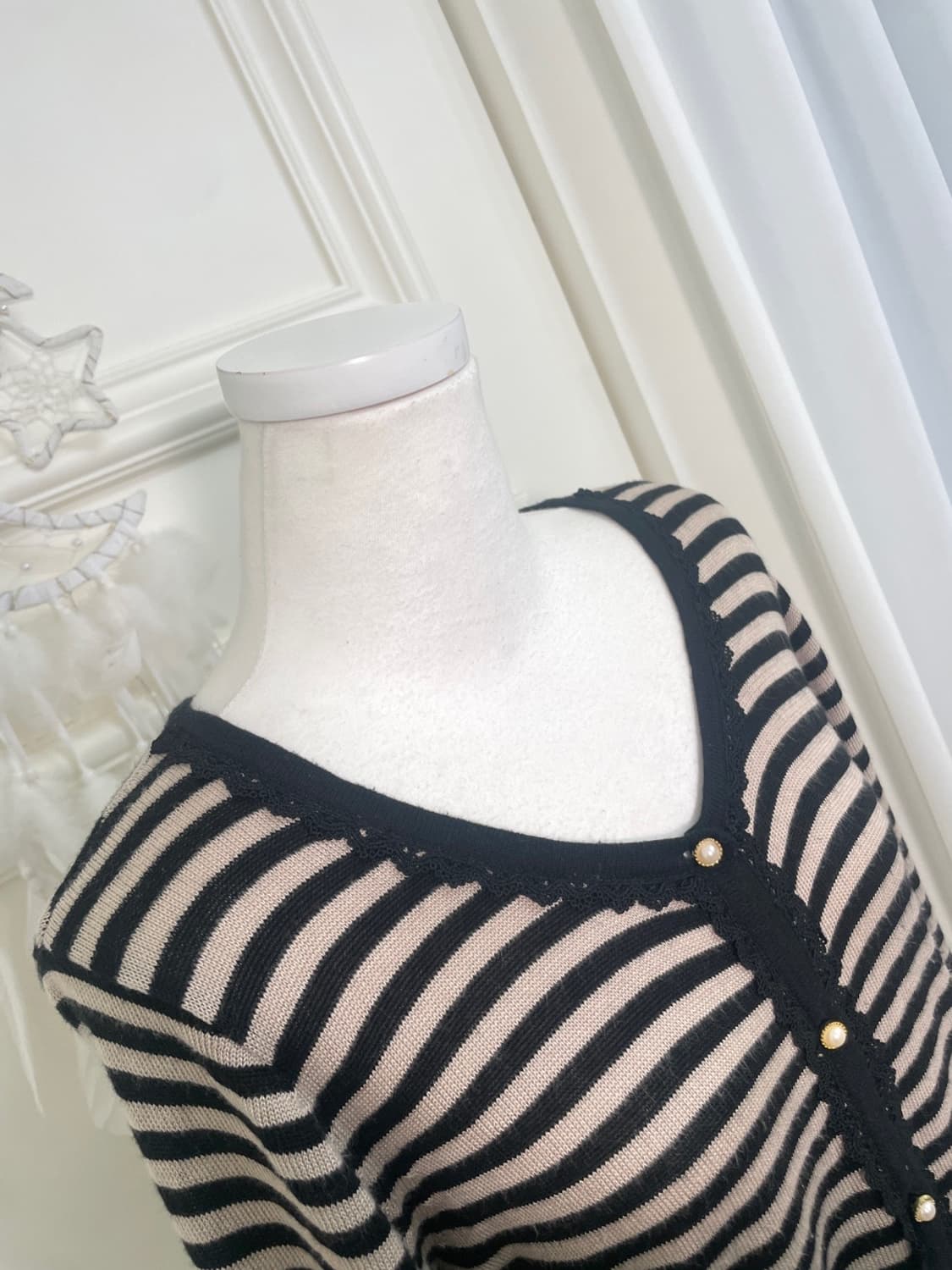 beige gray lace point pearl button cardi 상품이미지6