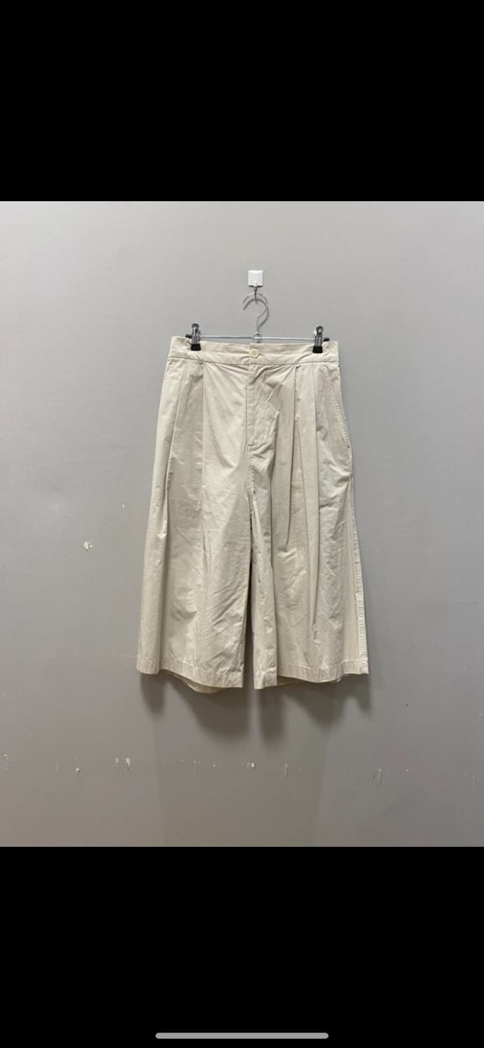 아모멘토 투턱 반바지 상품이미지1