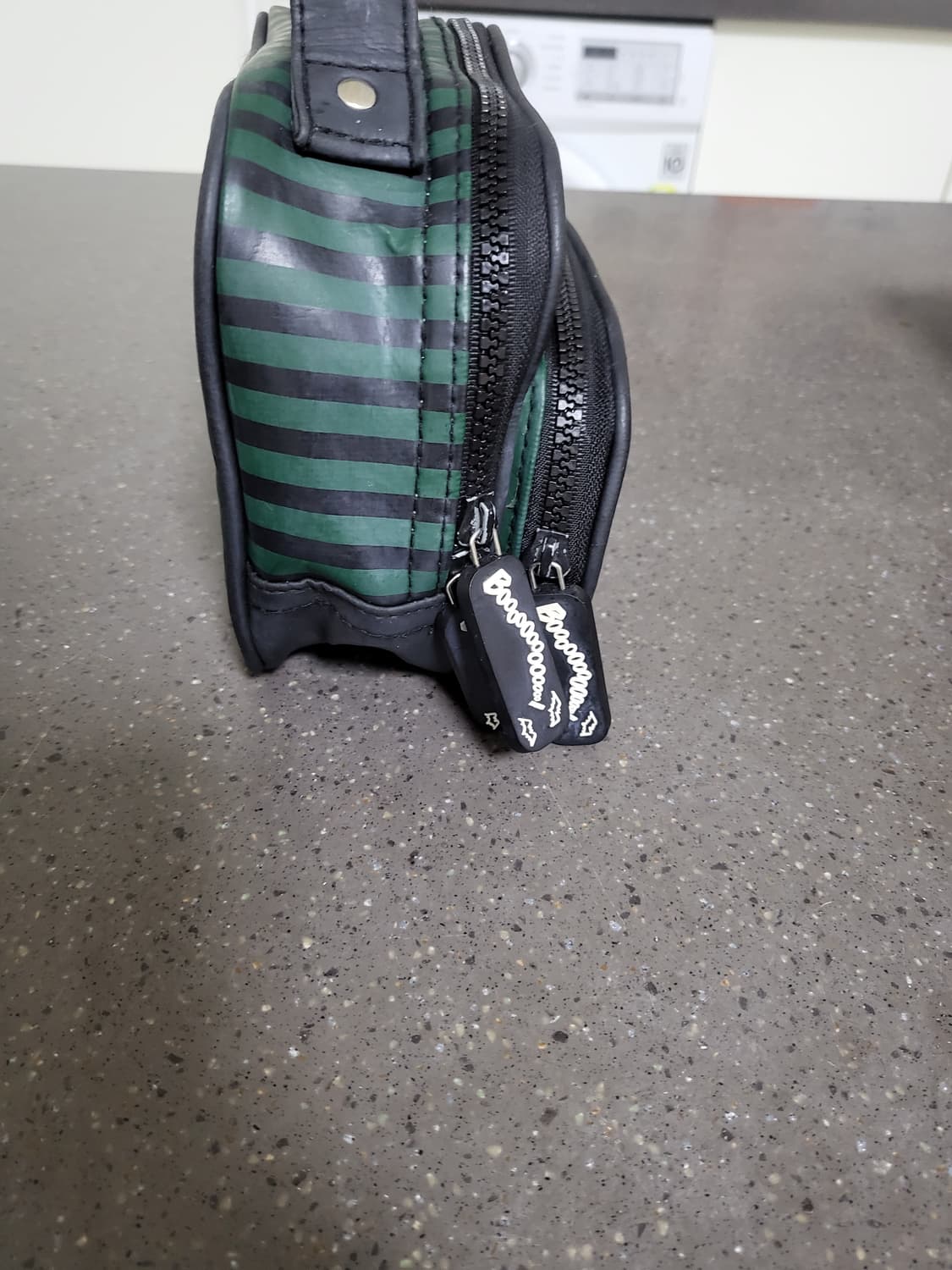 (수납짱)! 스페인 브랜드 우먼스 시크릿 토트백입니다. 상품이미지2