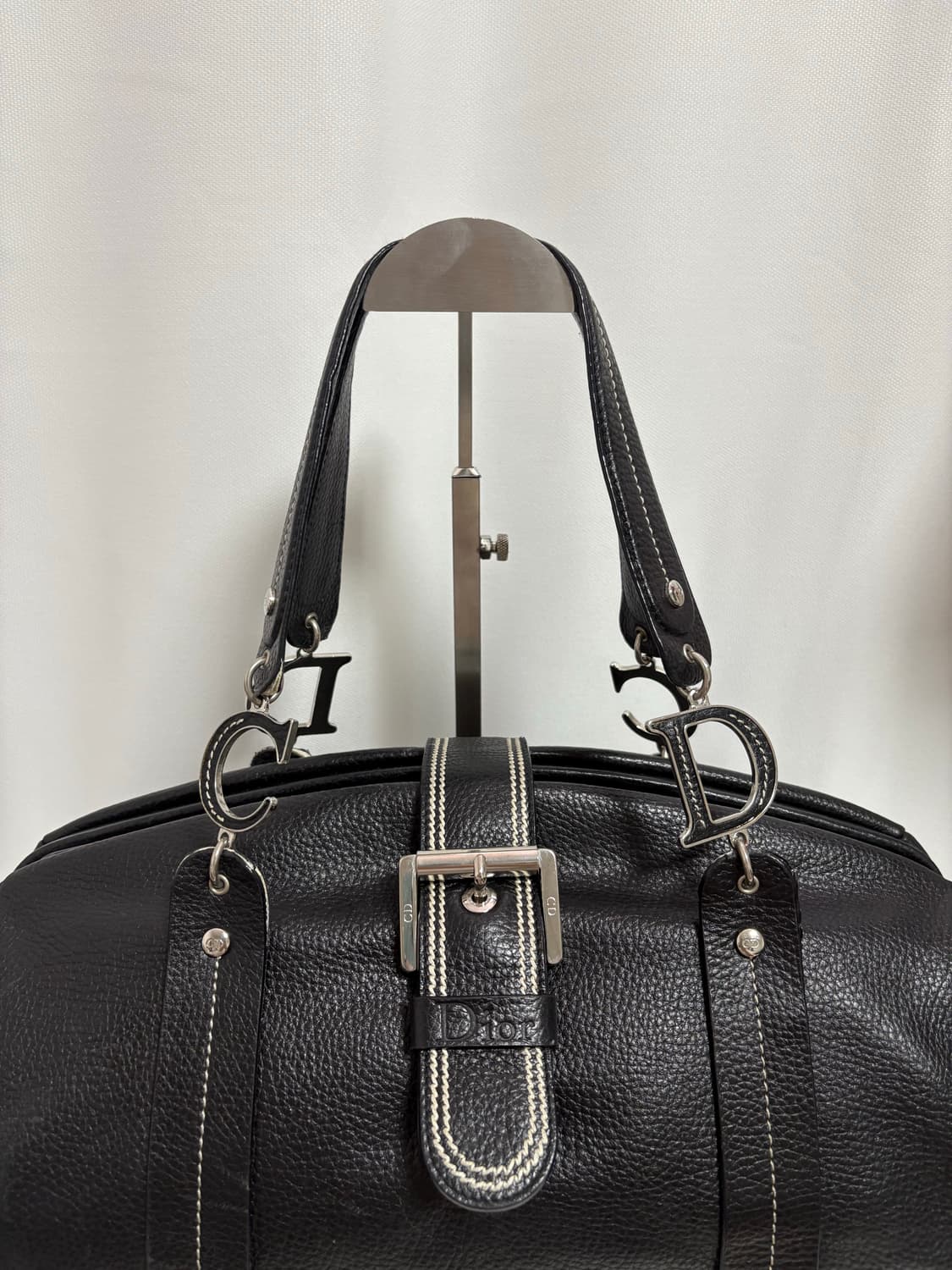 디올 레더 버클 숄더백 상품이미지2