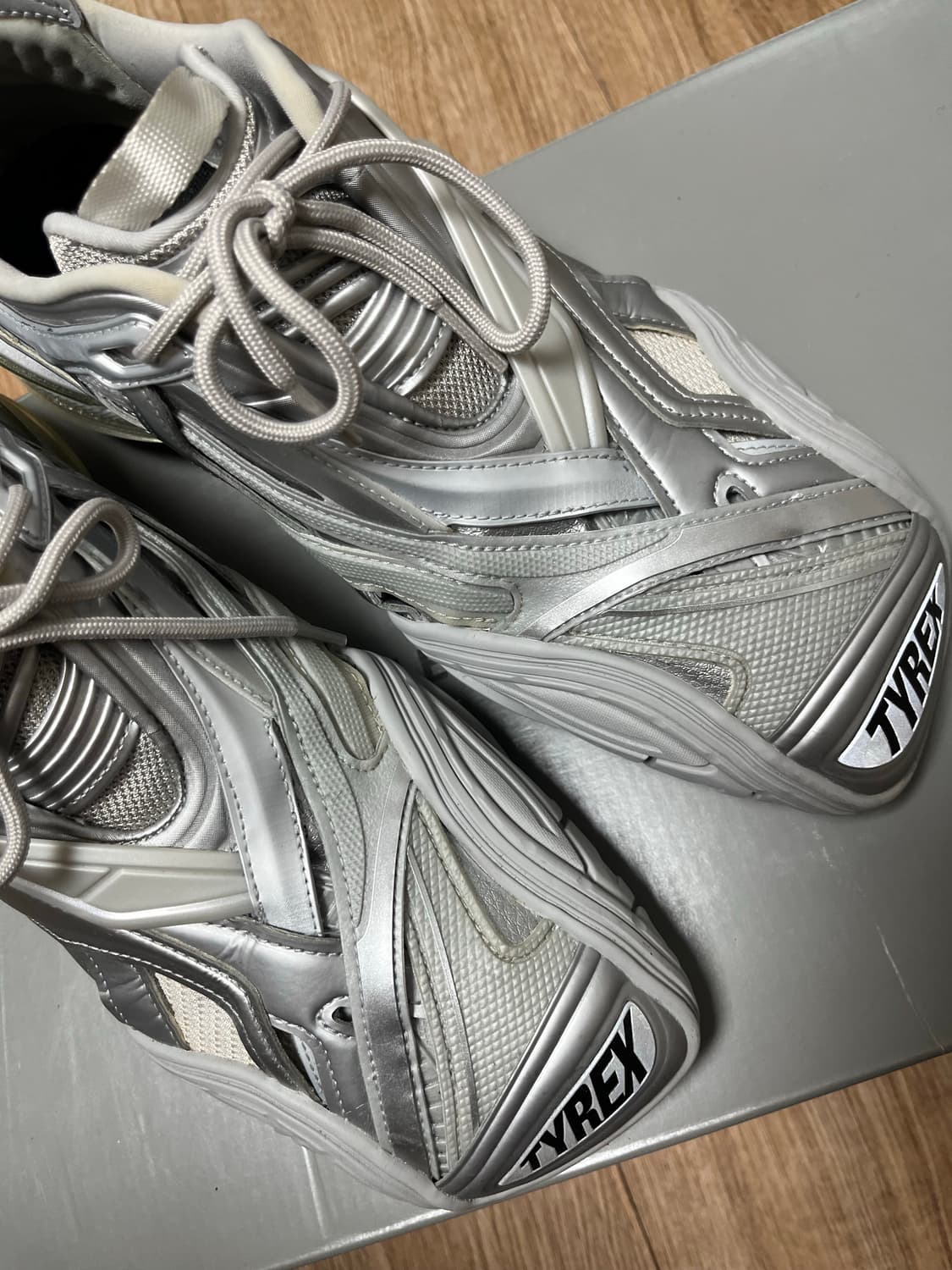 발렌시아가 타이렉스 실버 43 상품이미지4