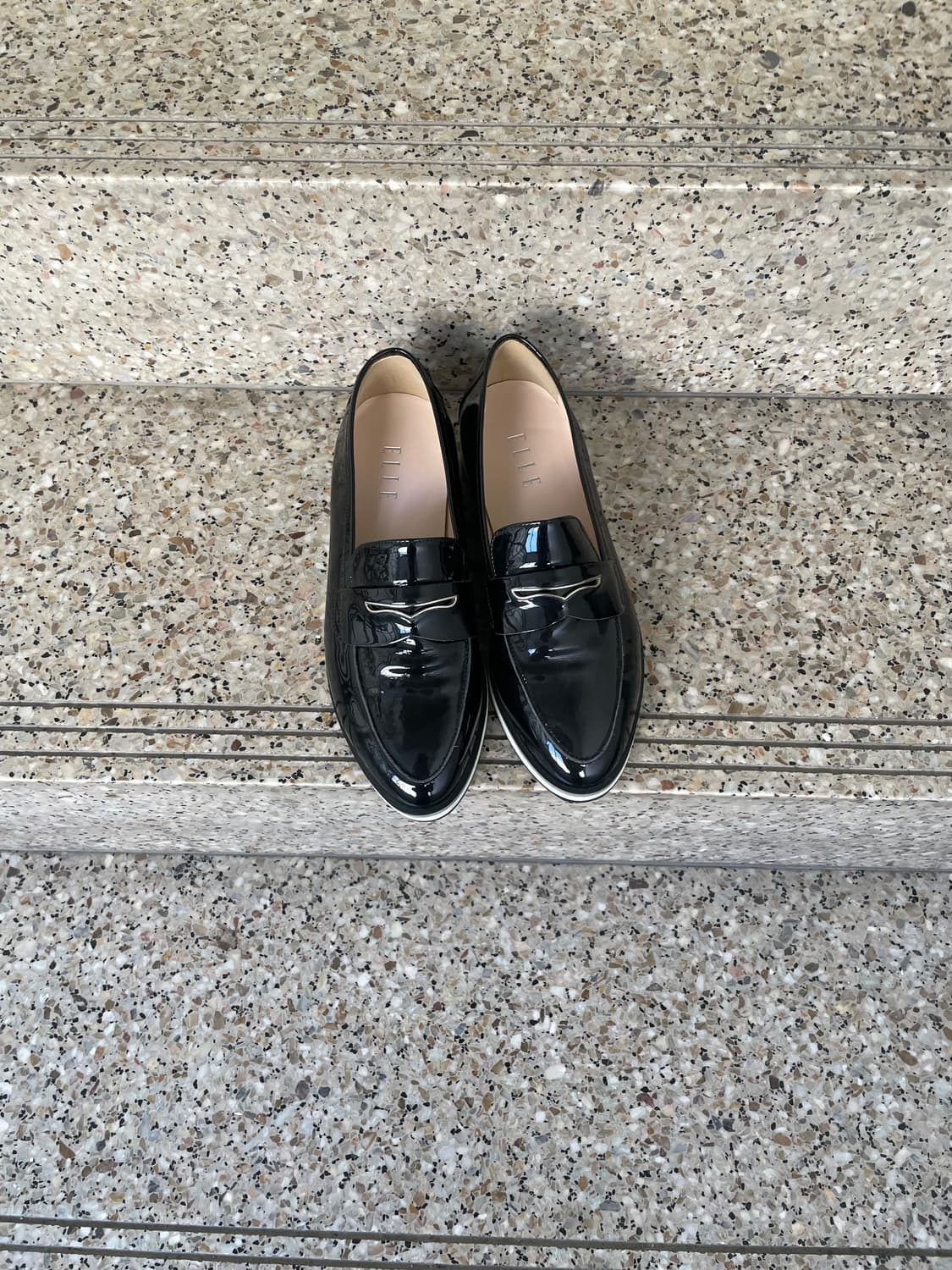 elle black patent loafers 상품이미지3