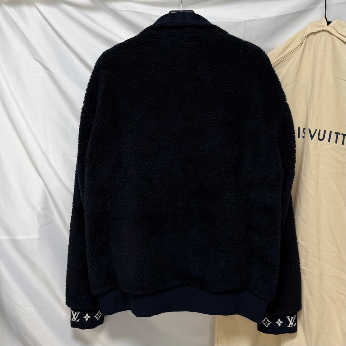 [미사용/2XL] 25FW 루이비통 레더패치 플리스 블루종 자켓 상품이미지4