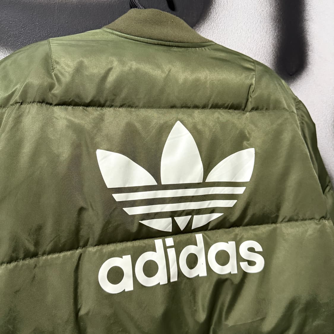 아디다스 파이어버드 올드스쿨 빅 프린팅 ma-1 다운 바시티 상품이미지5