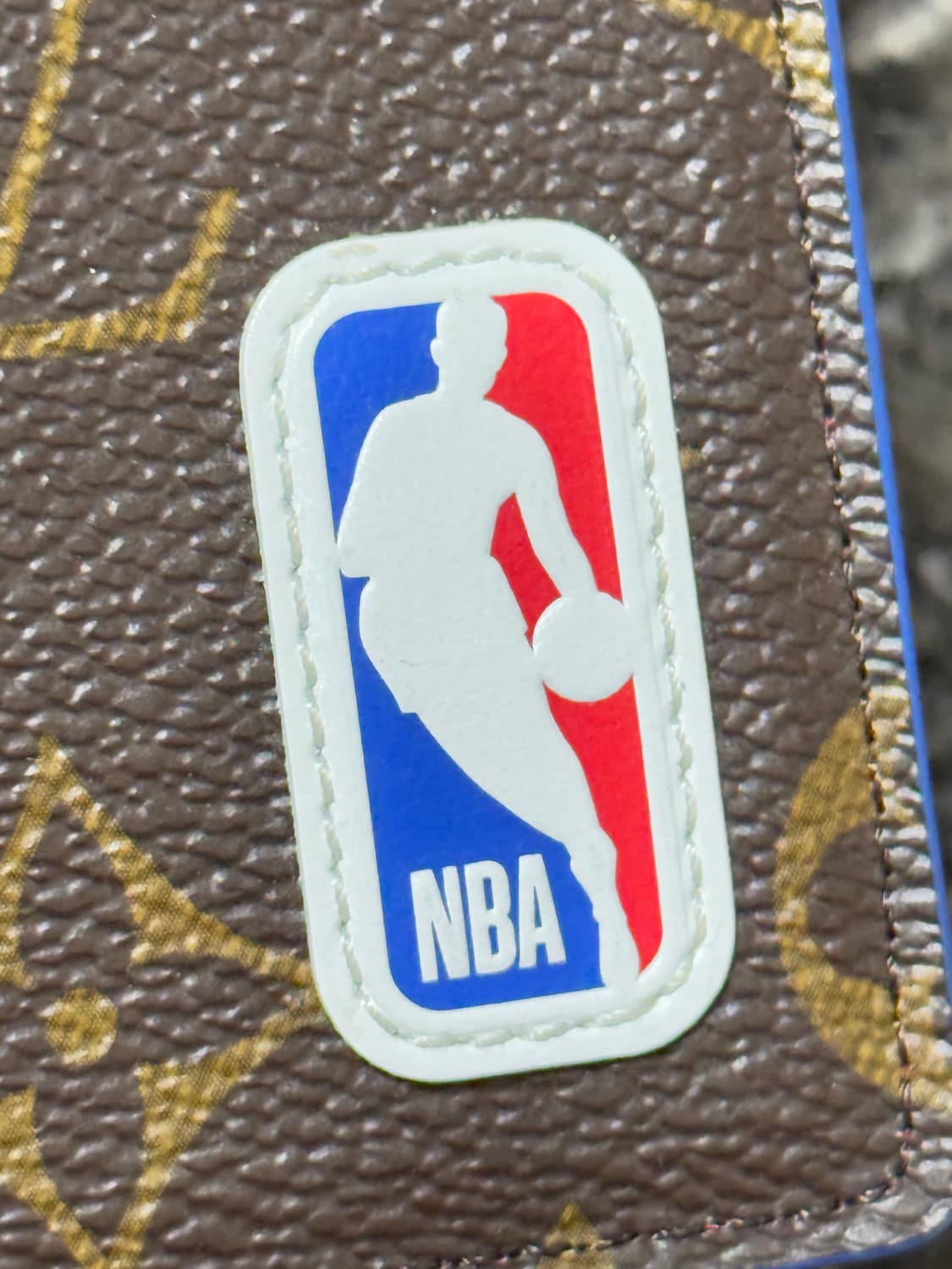 루이비통 NBA 한정판 이클립스 모노그램 오거나이저 카드지갑 상품이미지8