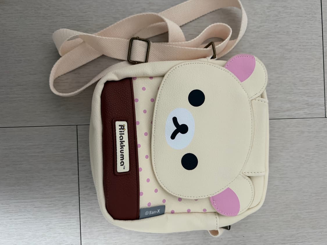 코리락쿠마 크로스백 상품이미지1