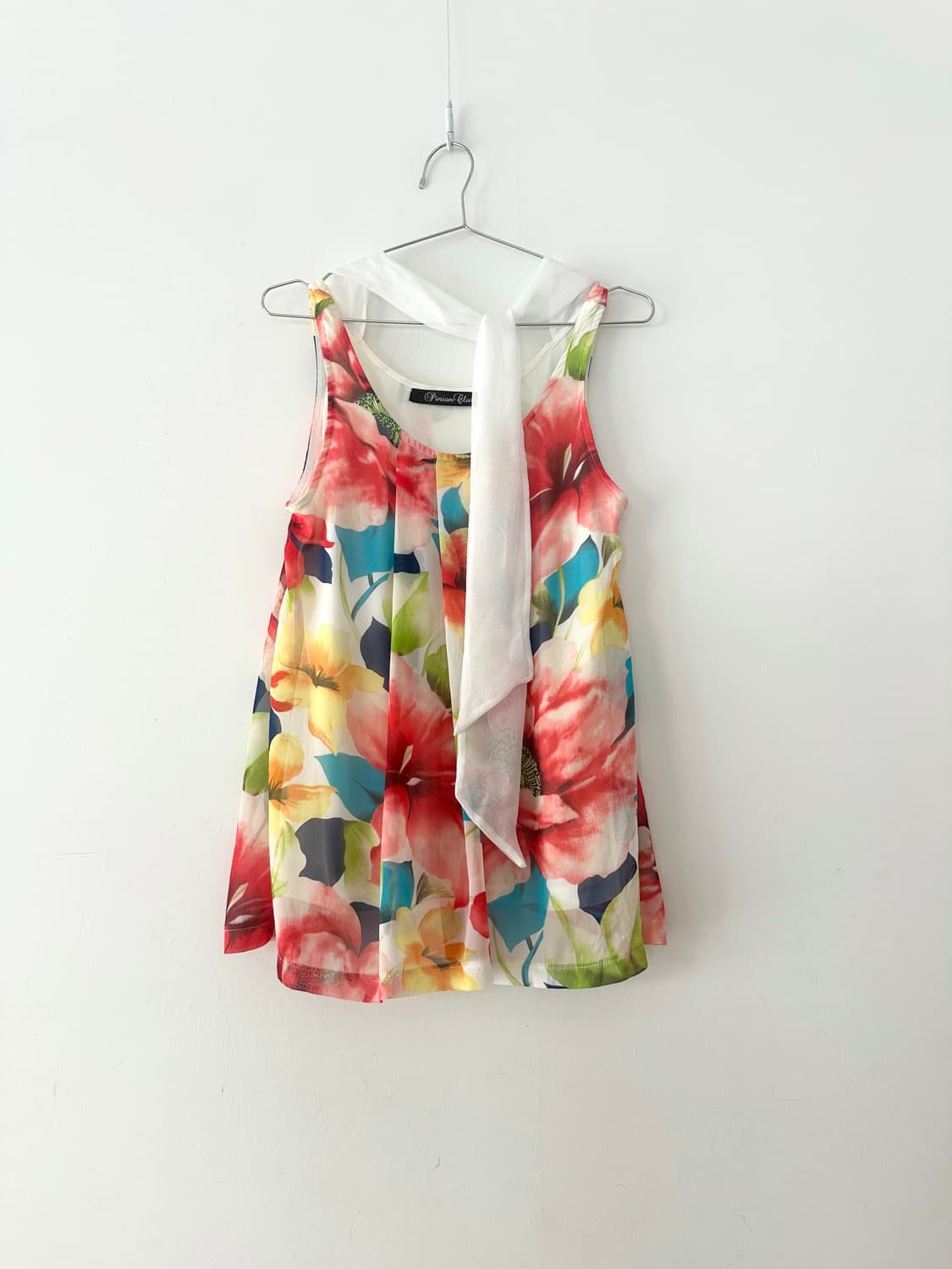 Shoulder drape floral sleeveless blouse 상품이미지1