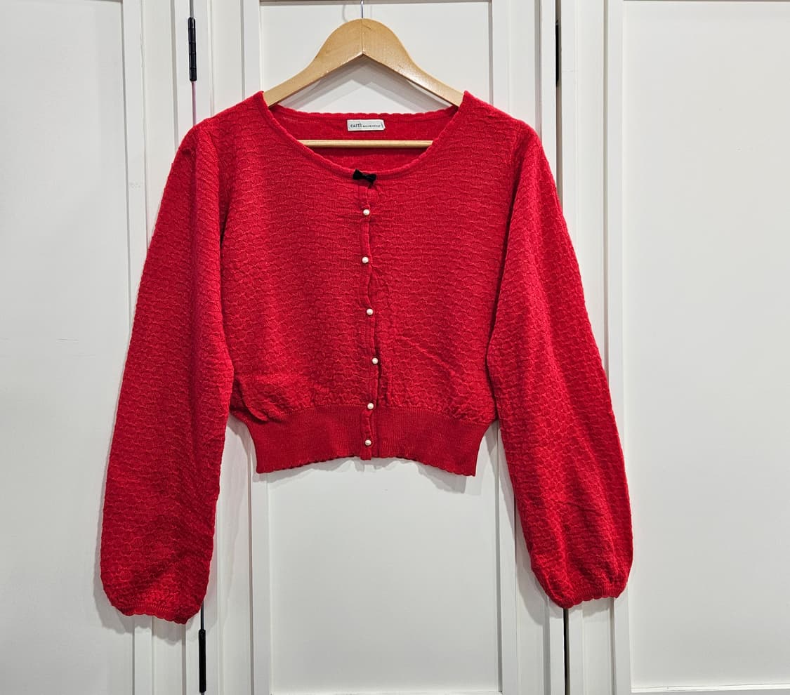earth music&ecology 레드 크롭 가디건 상품이미지1
