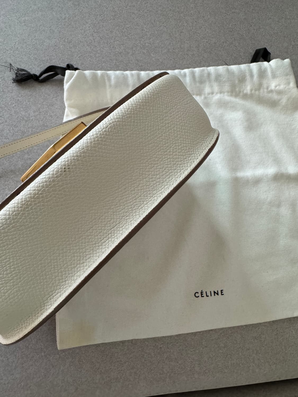 셀린느 트로터백 상품이미지6